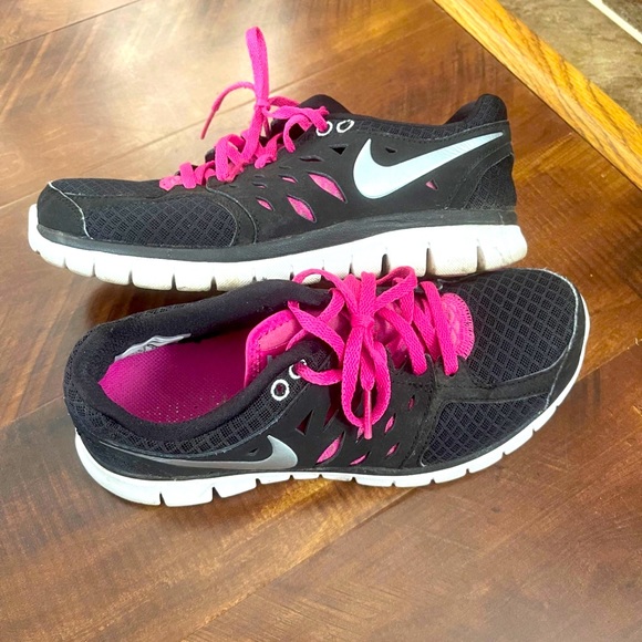 Nike flex run sneaker size 7 - Picture 1 of 5